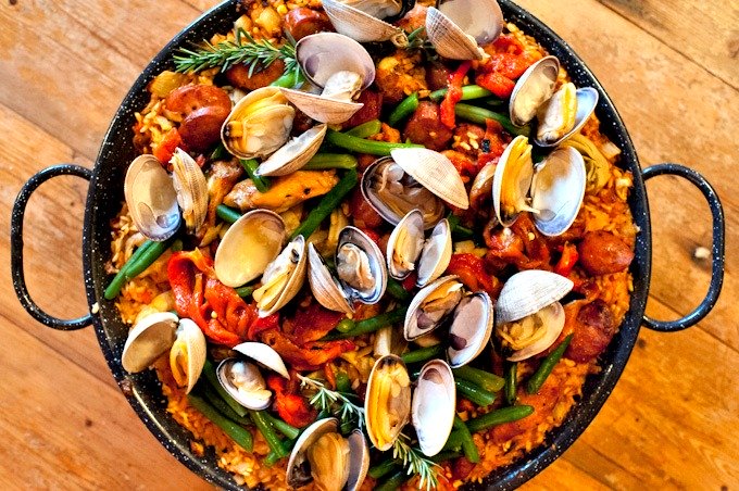 How do you make seafood paella?