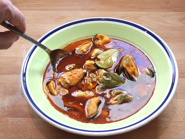 Mejillones en Escabeche - Mussels in vinegar and wine